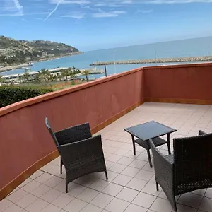 Baia Dei Gabbiani San Lorenzo al Mare